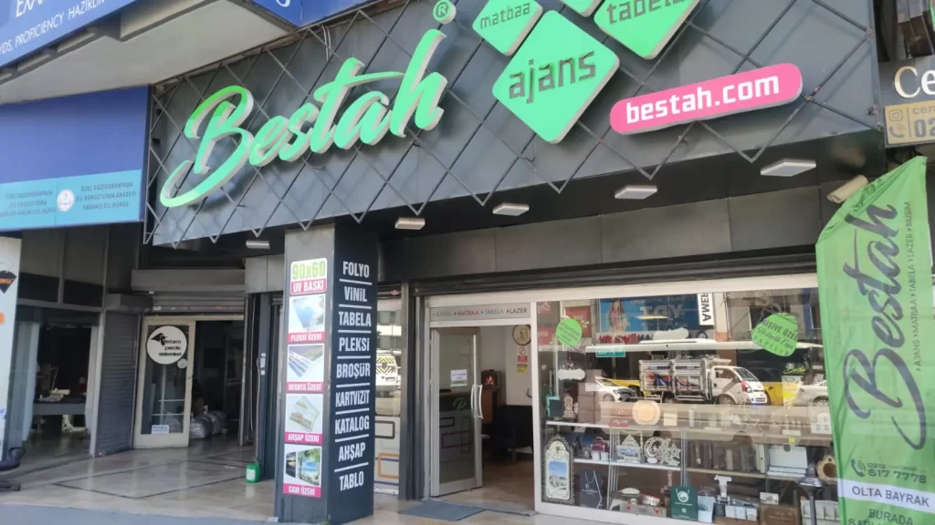 Sirket giris alanı Ahşap stand iletişim ve üretim merkezi